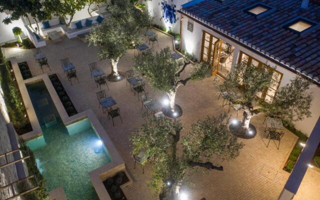 Eleven, Boutique luxury house & garden