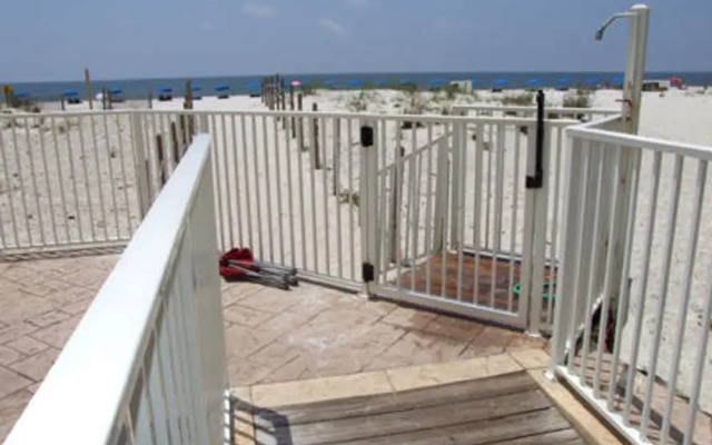 Castaways by Youngs Suncoast