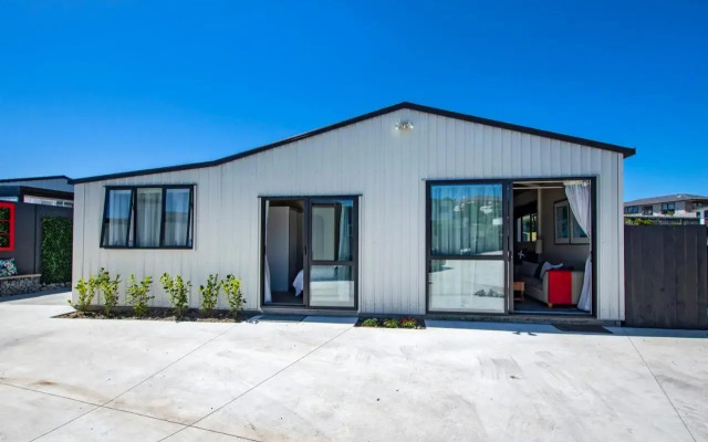 Sunnyside Spa Retreat - Mangawhai Holiday Home