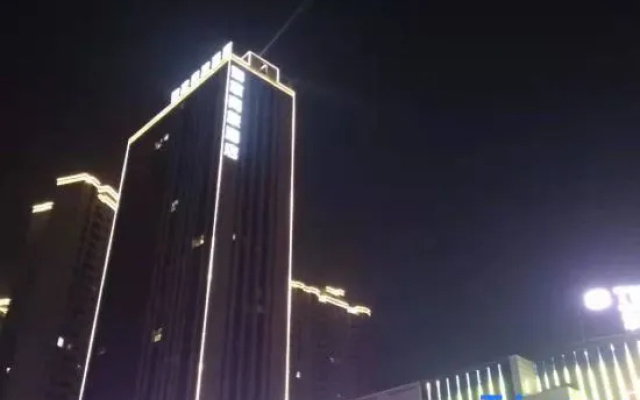 Ease Hotel (Gong'an Chanling Avenue People's Hospital)