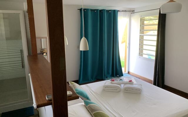 Poé Côté Lagon Beach Bungalows
