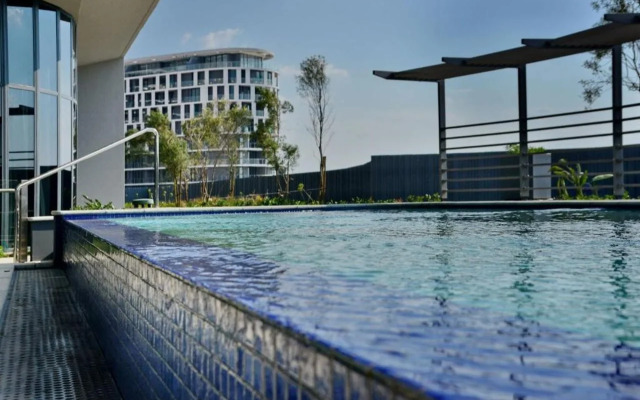 Courtyard Hotel Waterfall City