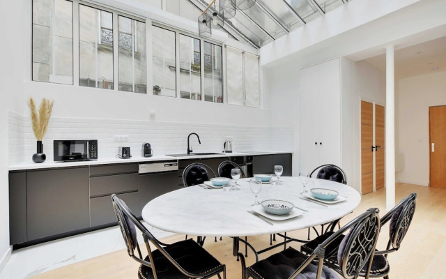 Authentique Apartment - 1br- 2P- Voltaire