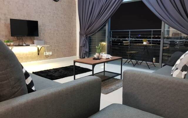 Puchong 8-12 pax Cozy Apartment IOI