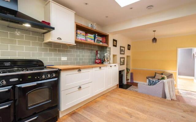 Beautiful 4-bed House in Monmouth