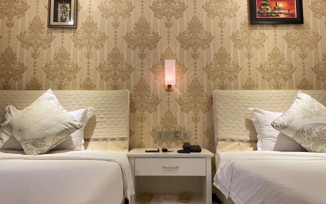 Lucky 8 Hotel