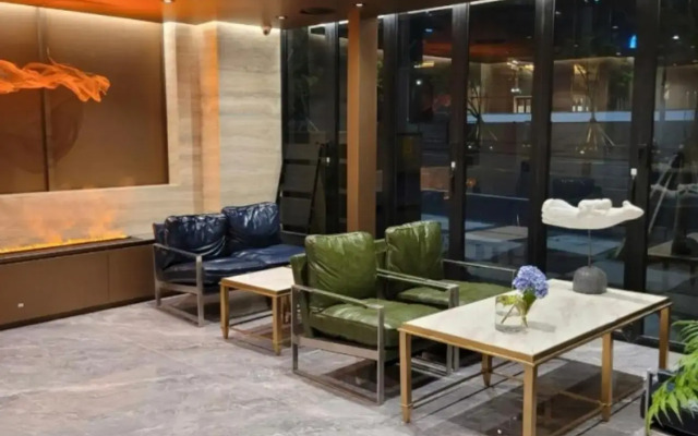 L&L City Hotel