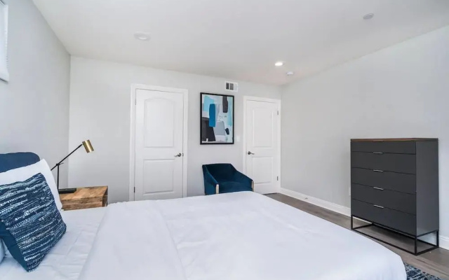Brand NEW Luxury Modern 3bdr Townhome In Silver Lake