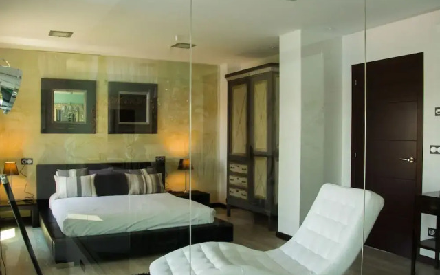 Posh Villa With Pool, Garden & Ocean Views in Sansenxo