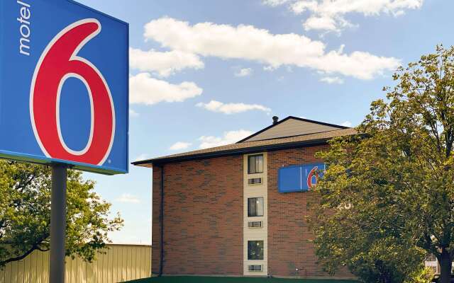 Motel 6 Elk Grove Village, IL - O'Hare