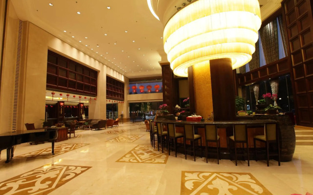 Grand Royal Hotel