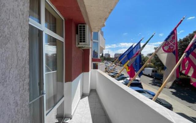 Class Hotel