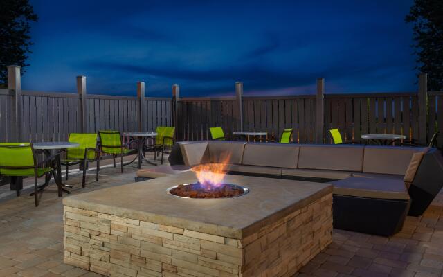 Holiday Inn Express & Suites Columbus Airport East by IHG