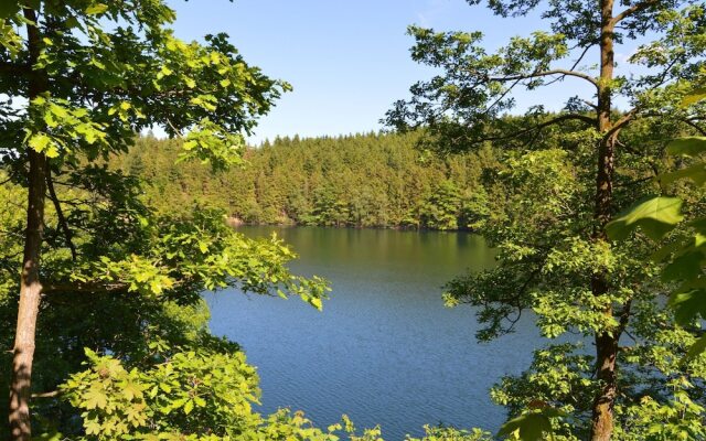 Ruhiges, gemütliches Ferienhaus mit großem Garten