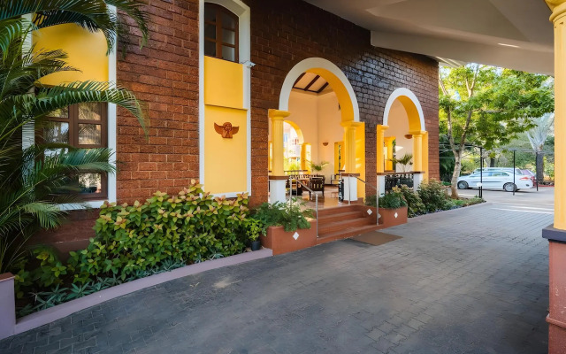 Coconut Grove Beach Resort