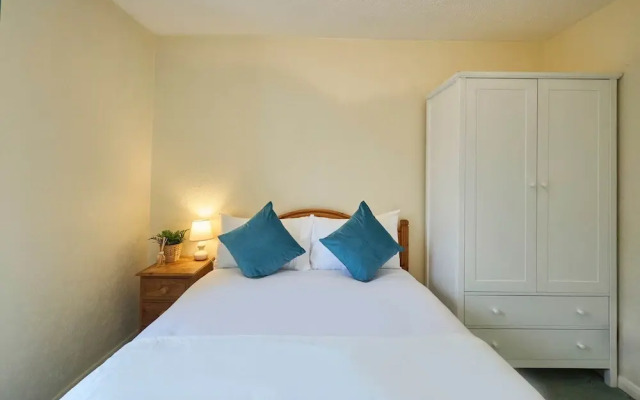 Host Stay Trinity Way