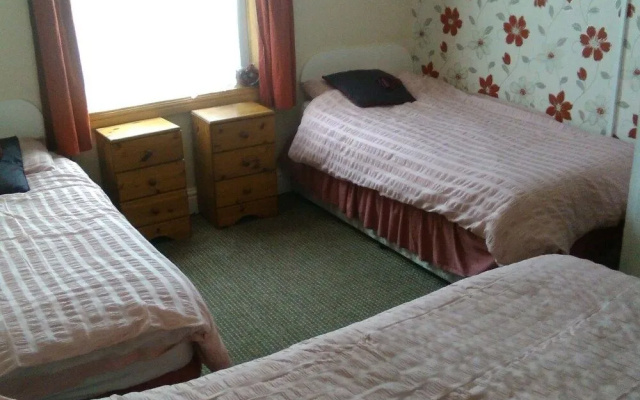 leedshouse guest house