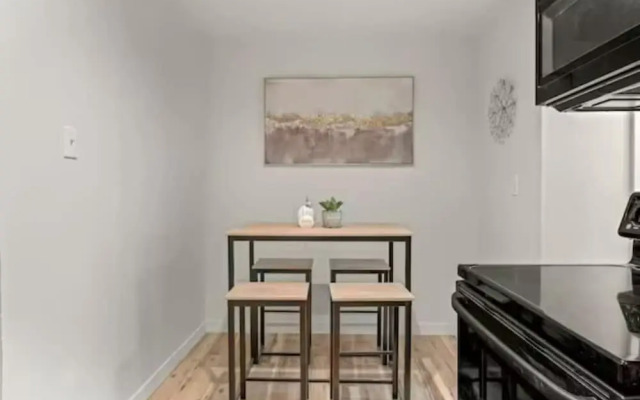 Urban Chic Apartments Near Center City