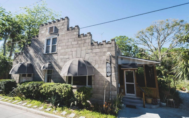 Castle Garden Bed & Breakfast