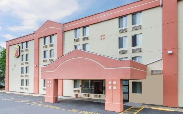Super 8 by Wyndham Danbury