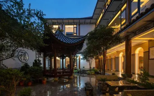 Dali Shuiyun College