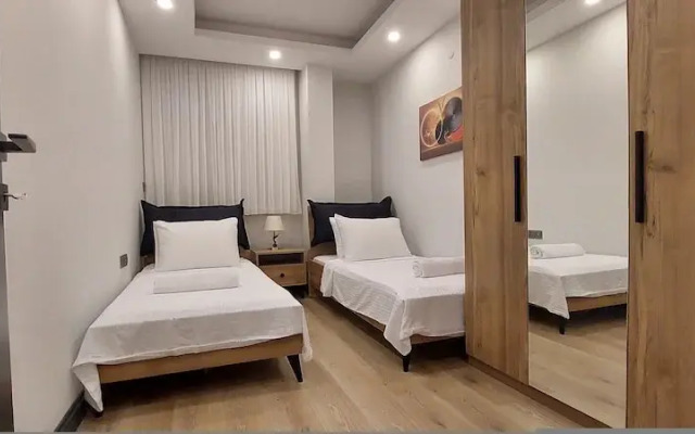 New Flat Large Living Space 1 Close to Lara Beach