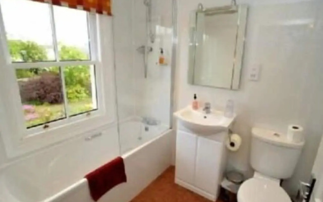 The Elphinstone Hotel