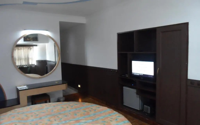 Hotel Hilltop Towers