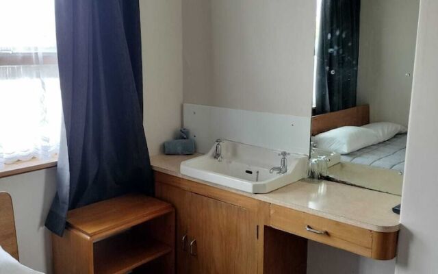 White Horse Inn Restaurant & Motel