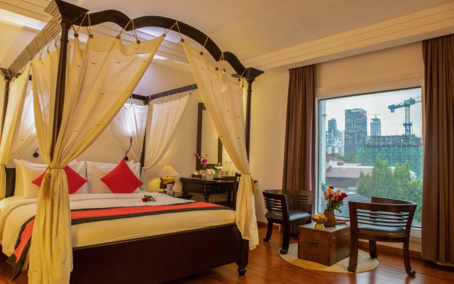 La Rose Suites