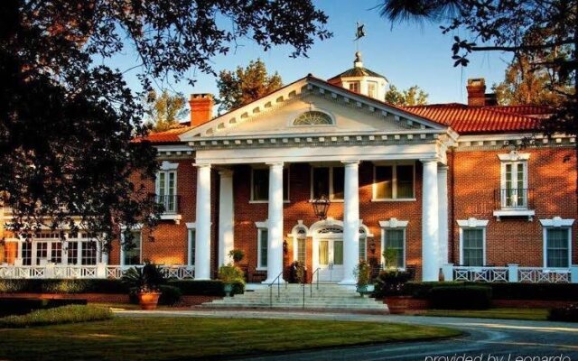 Woodlands Inn