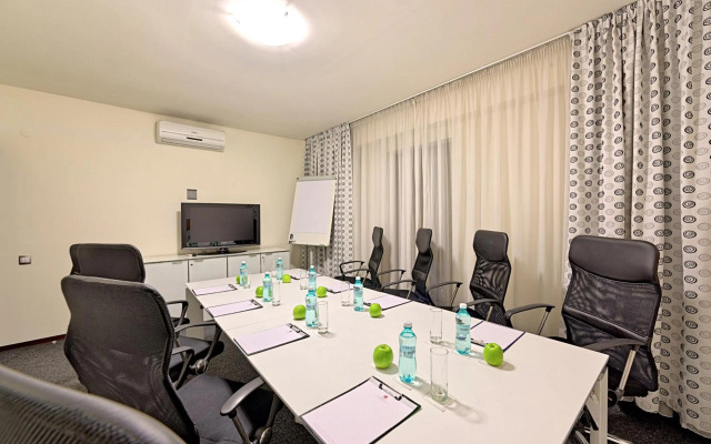 Hotel Cubix