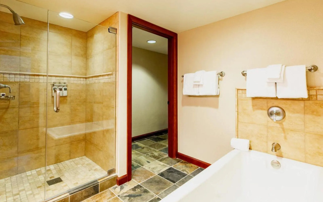 Everline Resort and Spa, Lake Tahoe