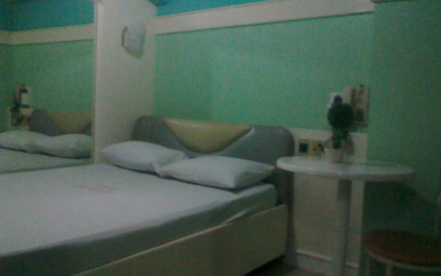 Vista Apartelle & Restaurant