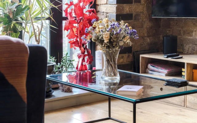 Stunning 2-bed Converted Warehouse - Sleeps 4