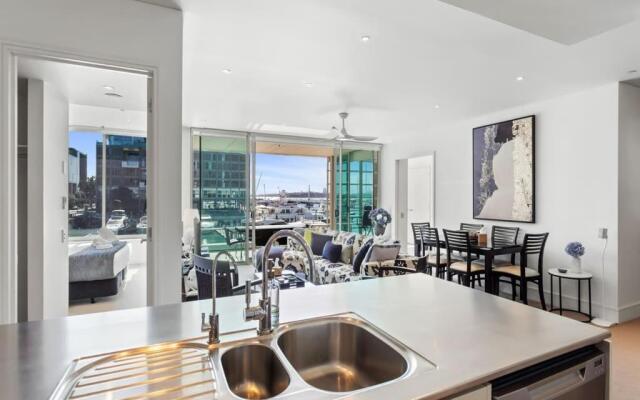 Gorgeous 2BR in Wynyard Quarter by Zodiak Stays