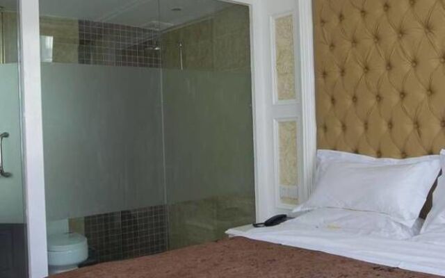 Wuhan Rome Holiday Hotel