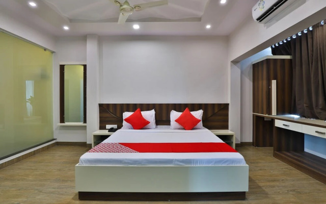 OYO 30559 Center Point