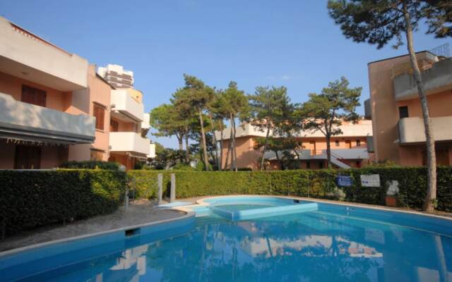 Well Located Apartment With Swimming Pool in Lignano