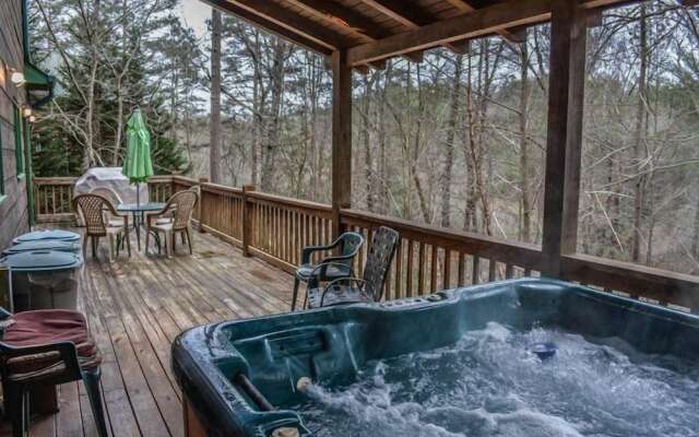 Riverbend Reserve' Cabin w/Pvt Yard+Fire Pit