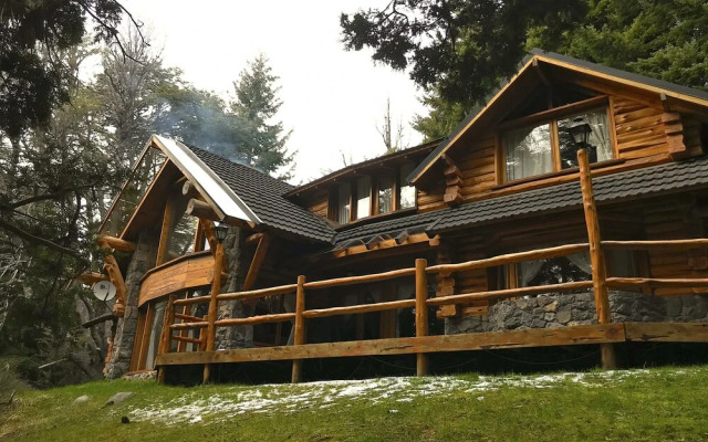 Amazing 4 Bedroom Chalet Villa Traful VT1 by Apartments Bariloche