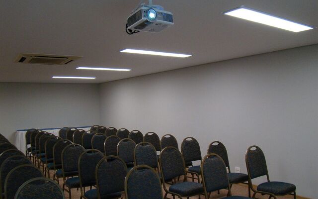 Bristol La Place Hotel