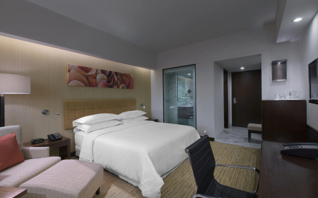 Four Points by Sheraton Hotel & Serviced Apartments, Pune