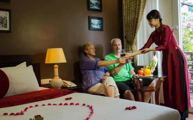 Golden Lotus Legend Hotel