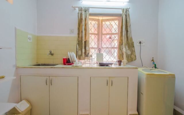 OYO 14906 Home 1BHK With Pool Carmona Beach