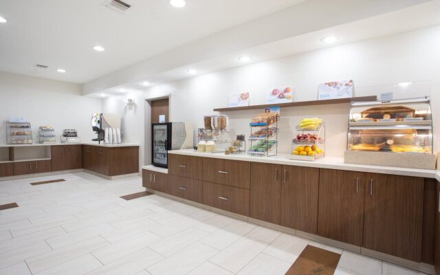 Holiday Inn Express & Suites Amarillo by IHG