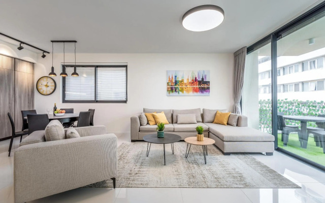 Spacious & Design 2BDR W/ balcony and parking