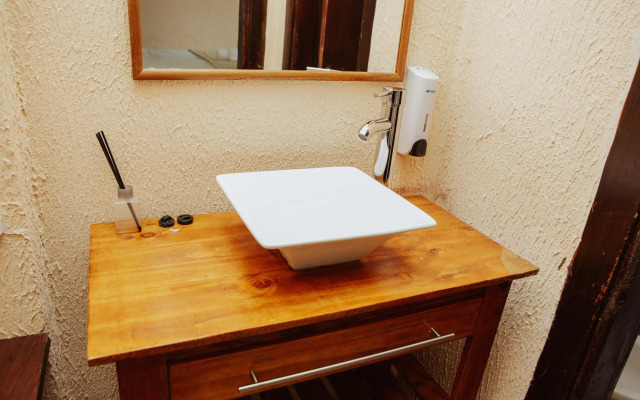 ISONDU Suites & Breakfast