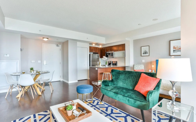 Liberty Village Condo w Parking