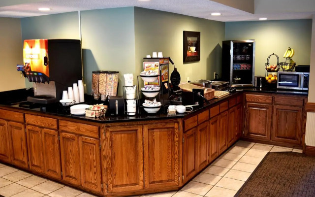 Crossings By Grandstay Inn & Suites